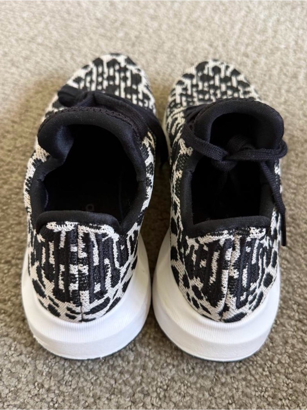 Adidas Women's leopard Black and White Sneakers size 6.5 - Picture 3 of 5